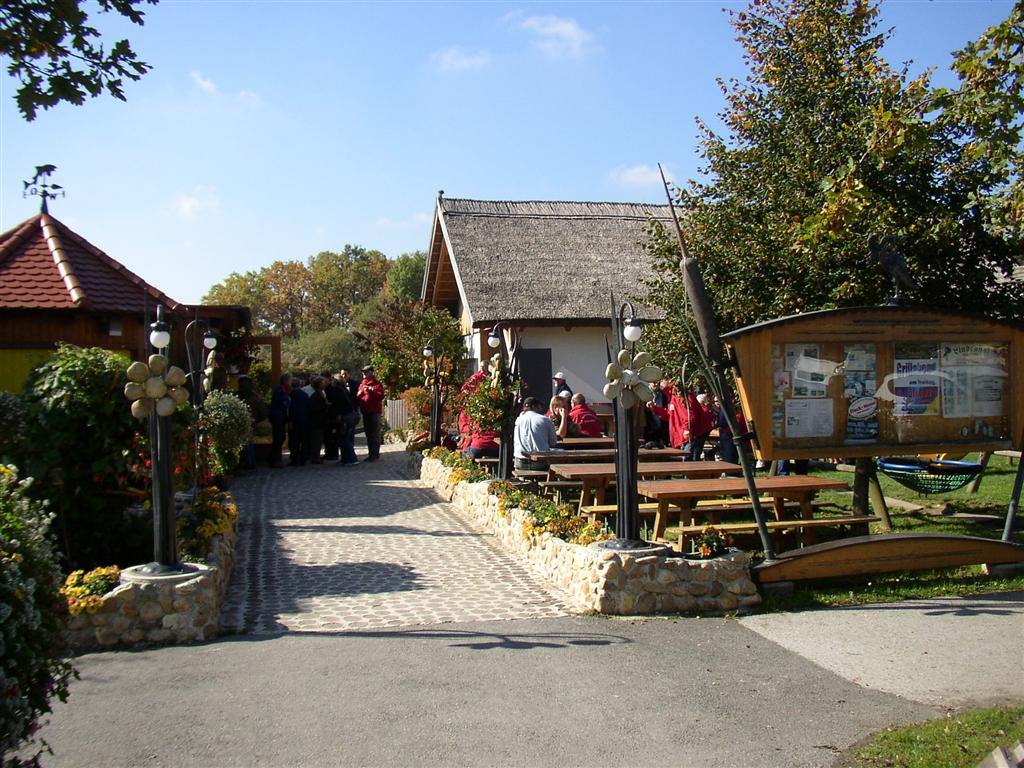 2010-10-10 Herbstausfahrt zum Harter Teichschenke und Automuseum Krpfl